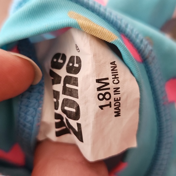 Wave Zone Girls bathing suits size 18 mo - Picture 2 of 3
